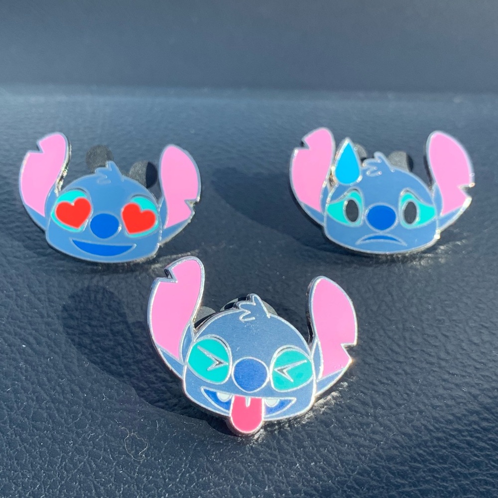 Disney stitch pin set